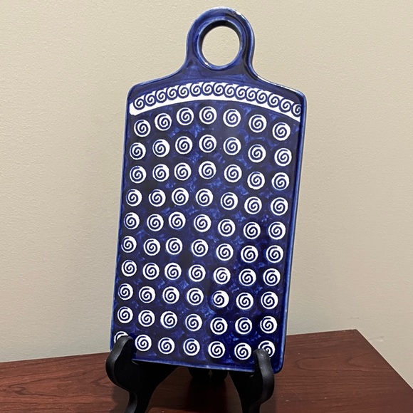 Boleslawiec Other - Polish Pottery Boleslawiec cutting board featuring spiral design